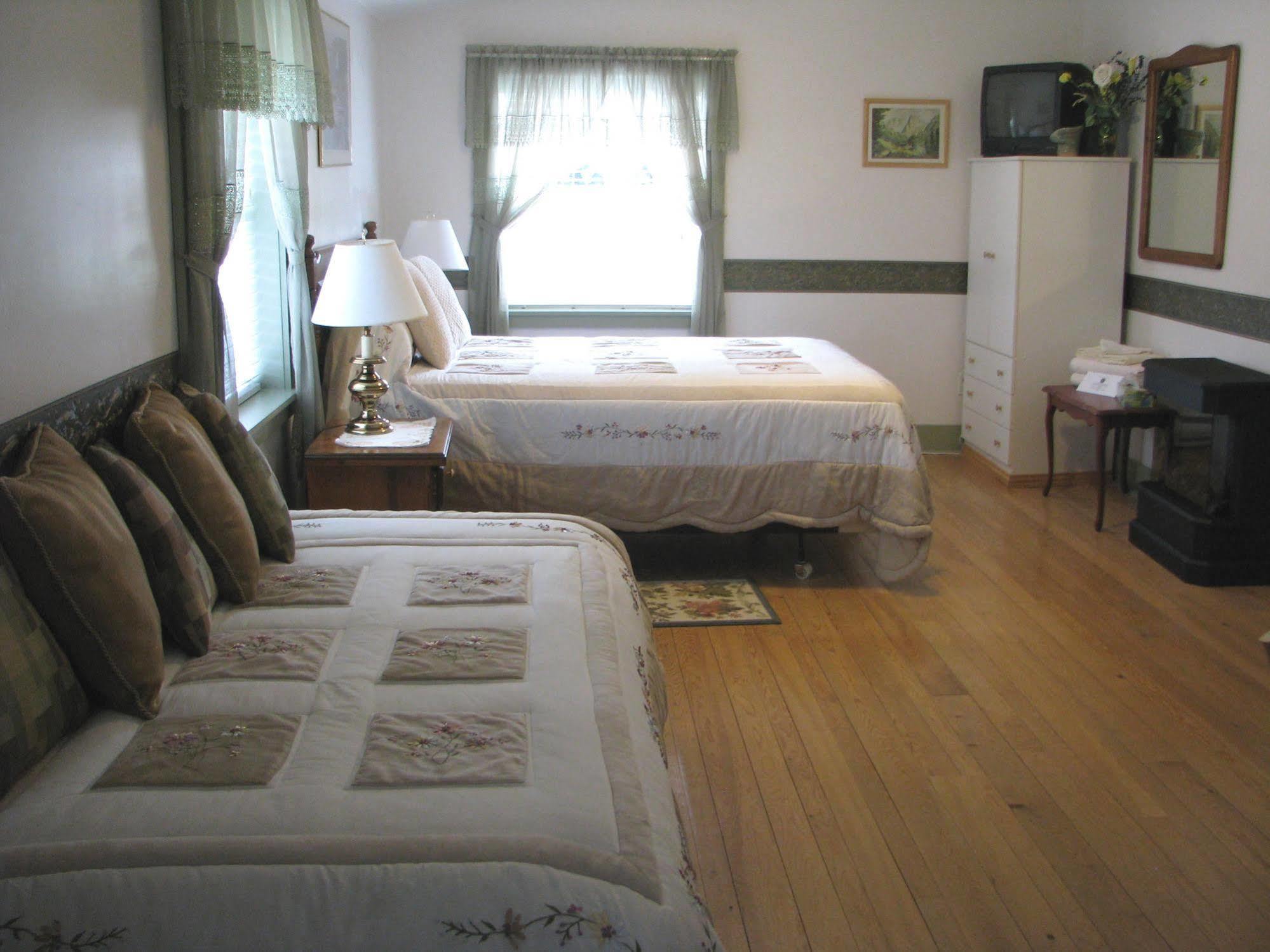 Anchorage House And Cottages ฮาลิแฟกซ์ ภายนอก รูปภาพ